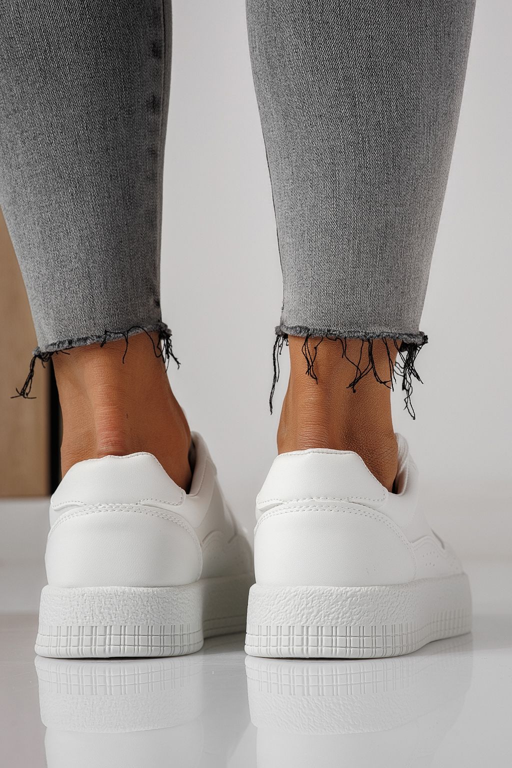 Női sportcipők fehér öko bőrből készült Nadia #24162