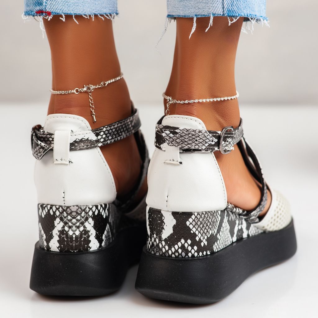 Дамски сандали на платформа Nicolle бели #11783