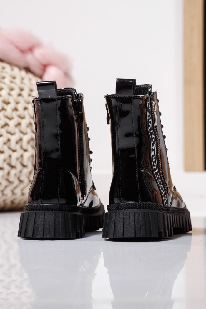 Szőrme csizma lányoknak fekete lakkozott ökológiai bőrből készült Elia #23126