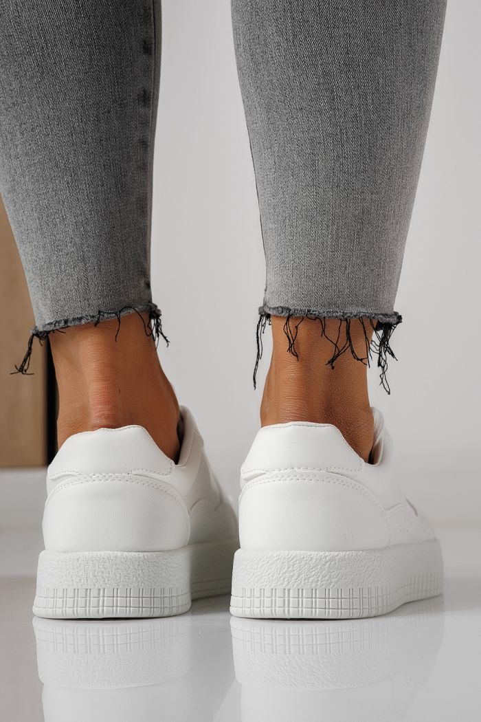 Női sportcipők fehér öko bőrből készült Nadia #24162