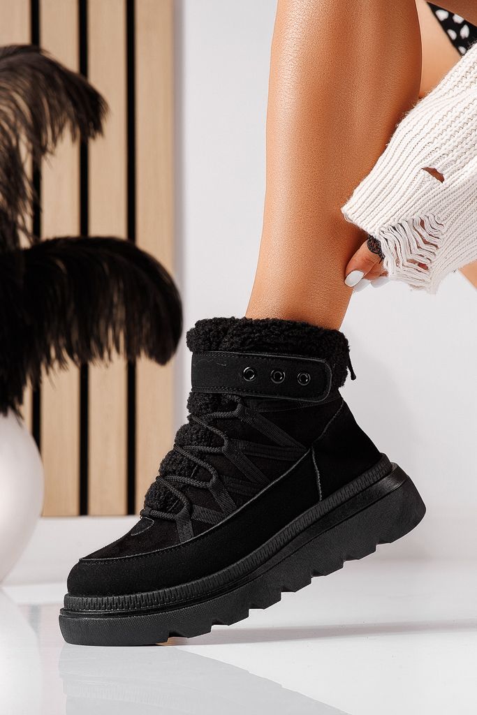 Női fekete szőrmével bélelt csizma ekológikus bőrből Abbey #22532