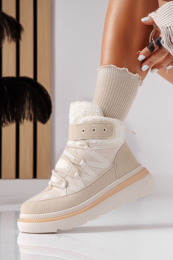 Női bézs színű szőrmével bélelt csizma ekológikus bőrből Abbey #22530