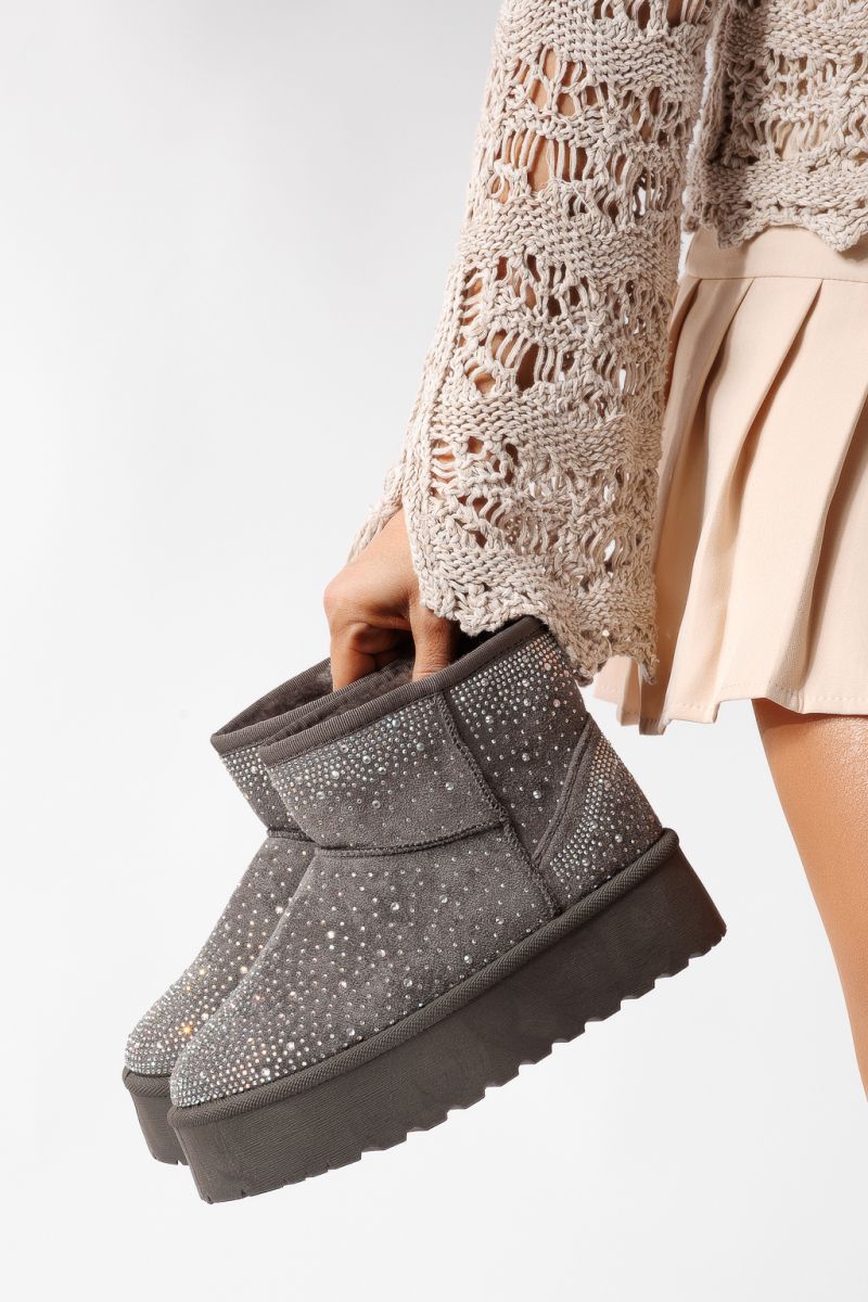 Női rövid csizma Ug szőrmével szürke organikus velúr bőrből készült Alessia #22757