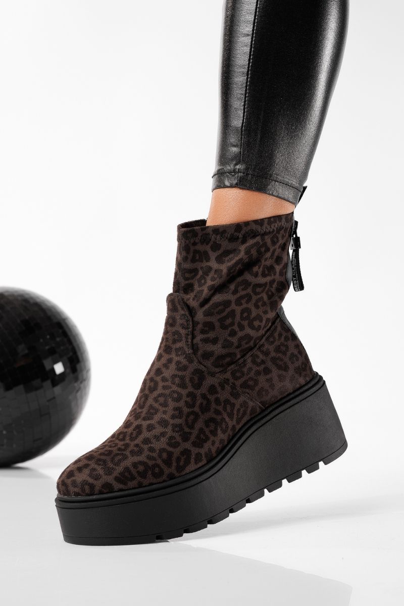 Női csizma szőrmével leopárd öko bőrből és velúrból készült Angela #22818