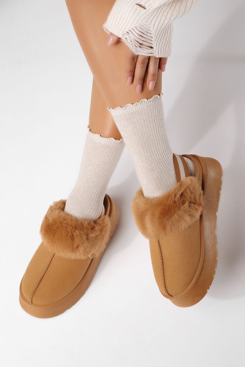 Női csizma szőrmével  Ug barna öko velúrból készült Despina #22905