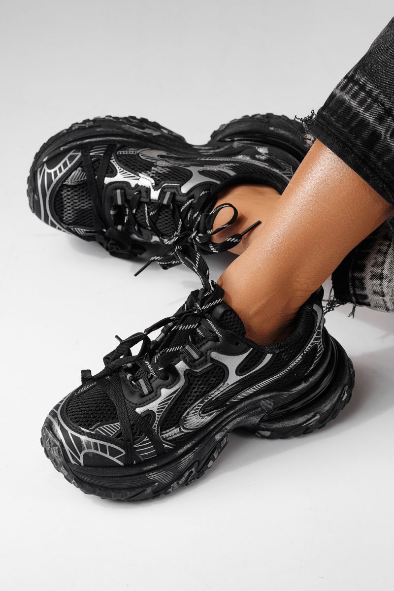 Női sportcipők fekete textil anyagból készült Laura #24145