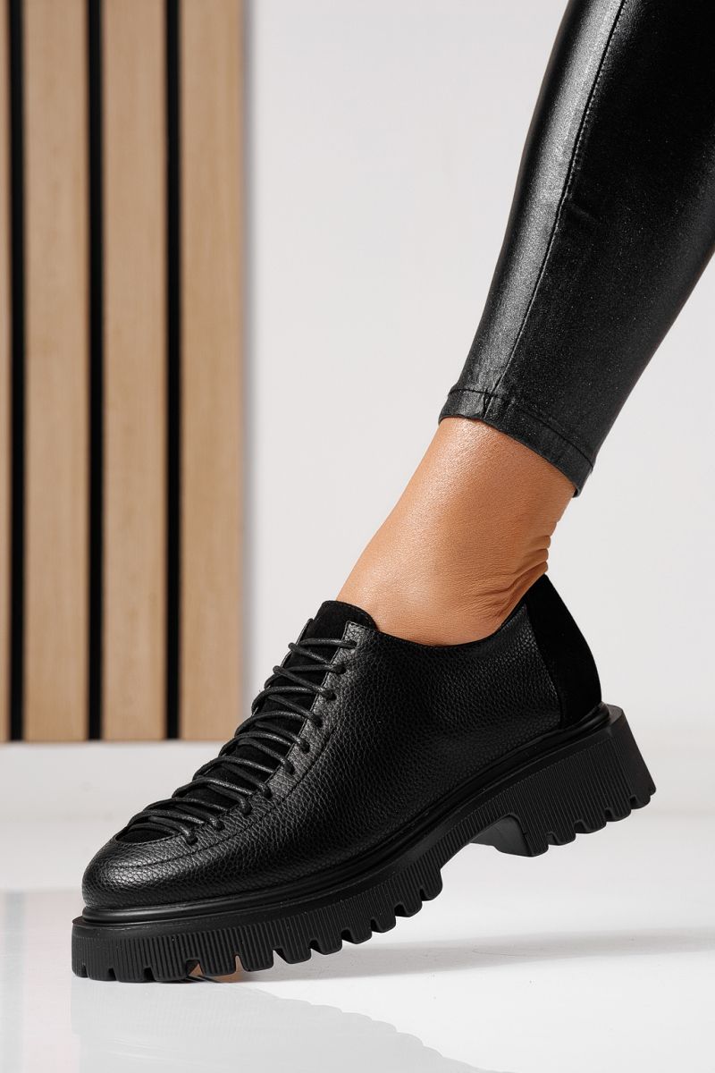 Női alkalmi cipők fekete öko bőrből készült Florentina #24100