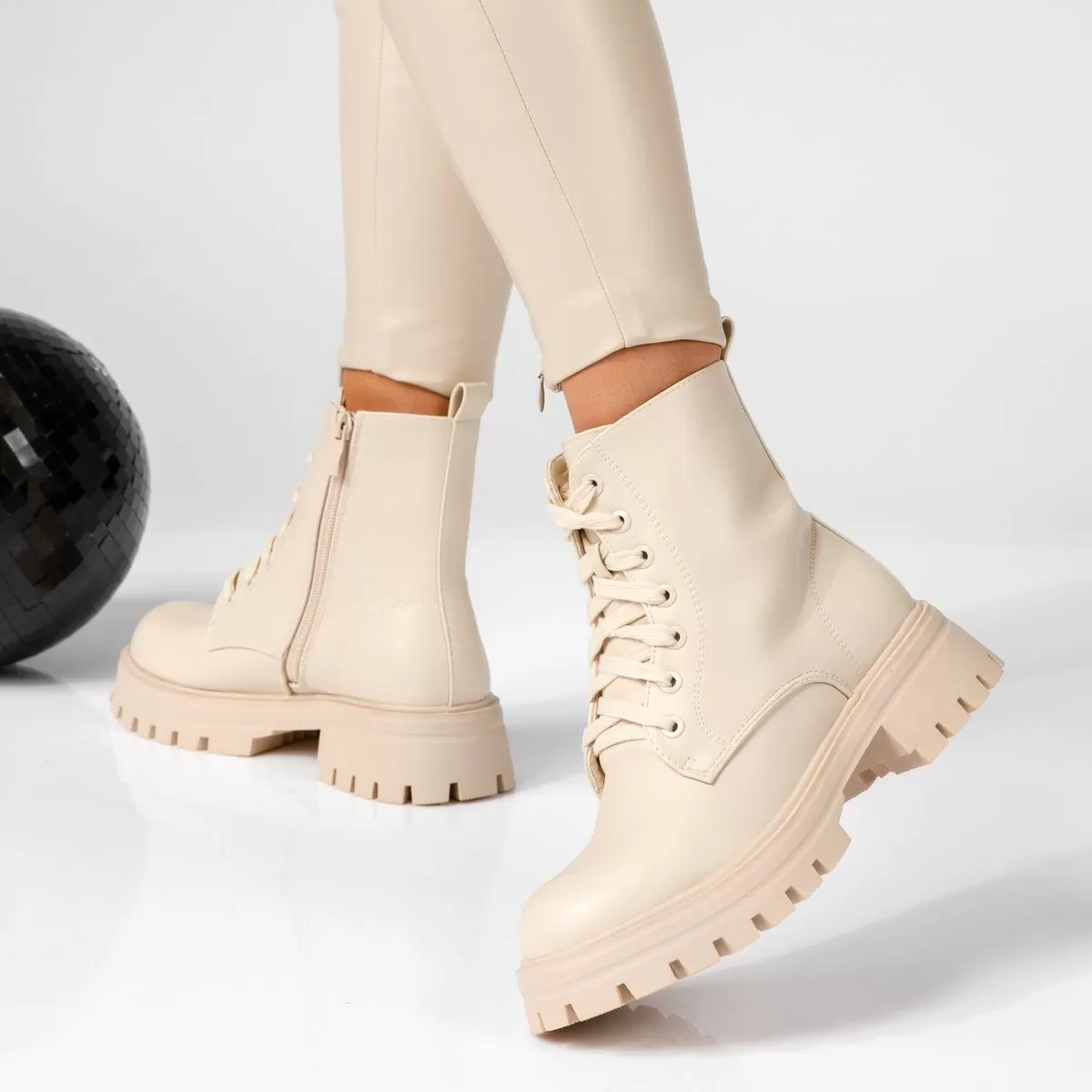Scarlet Bézs Női Csizma #17067