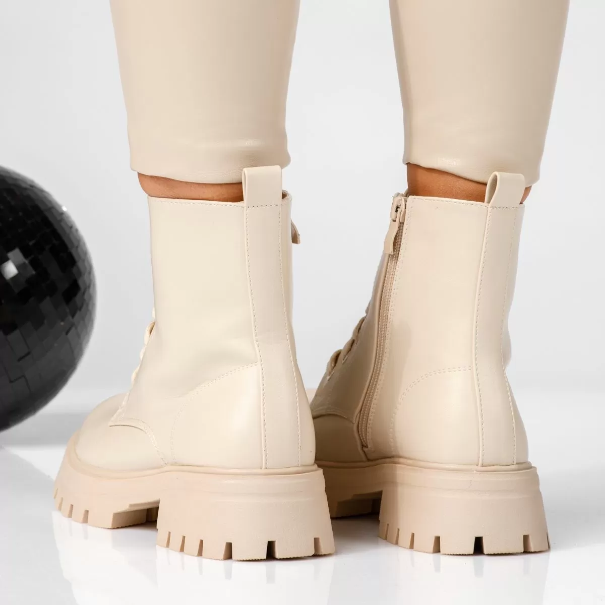 Scarlet Bézs Női Csizma #17067