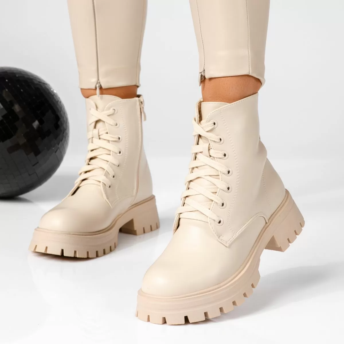 Scarlet Bézs Női Csizma #17067