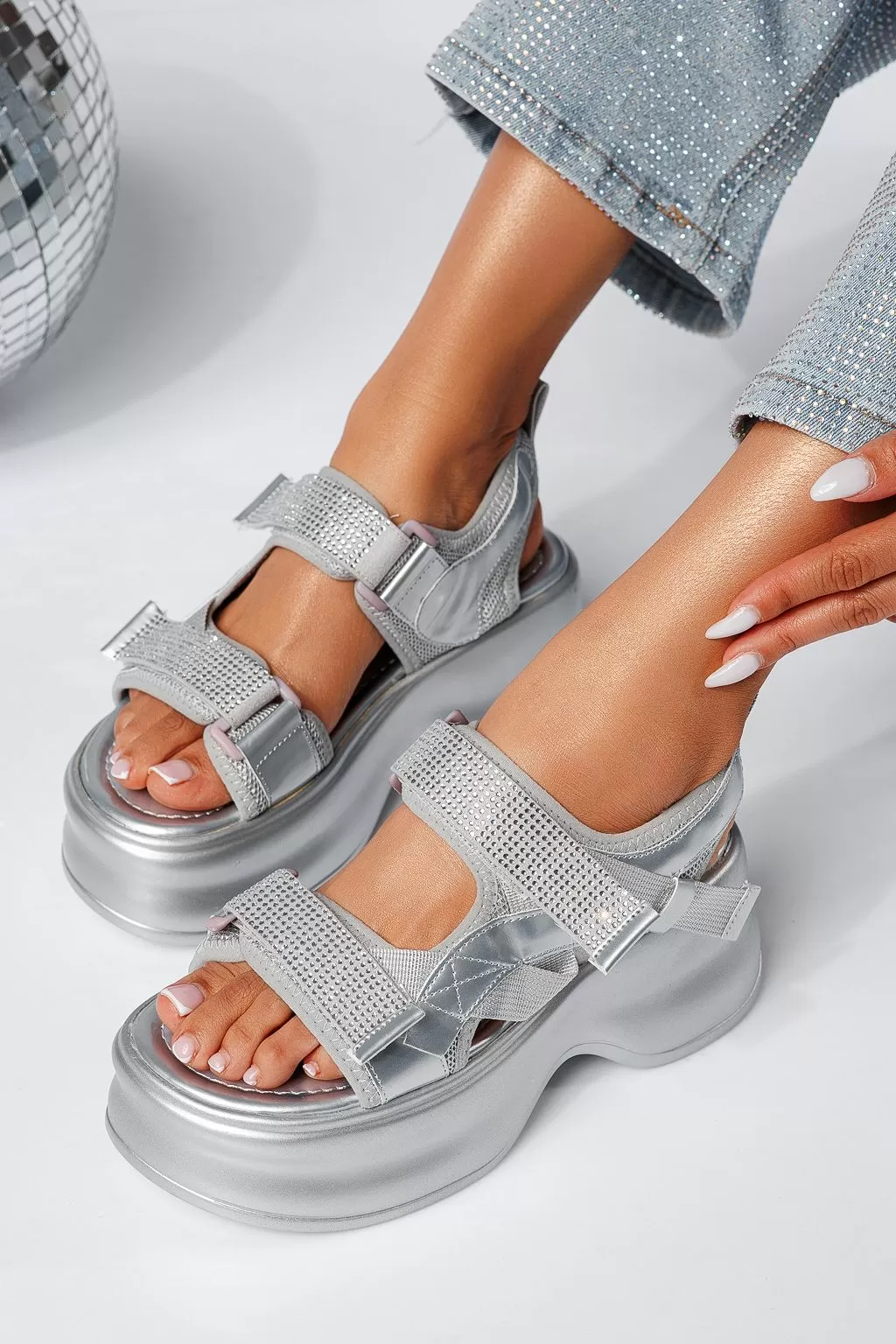 Női ezüst platform szandál textil anyagból Mia #22096
