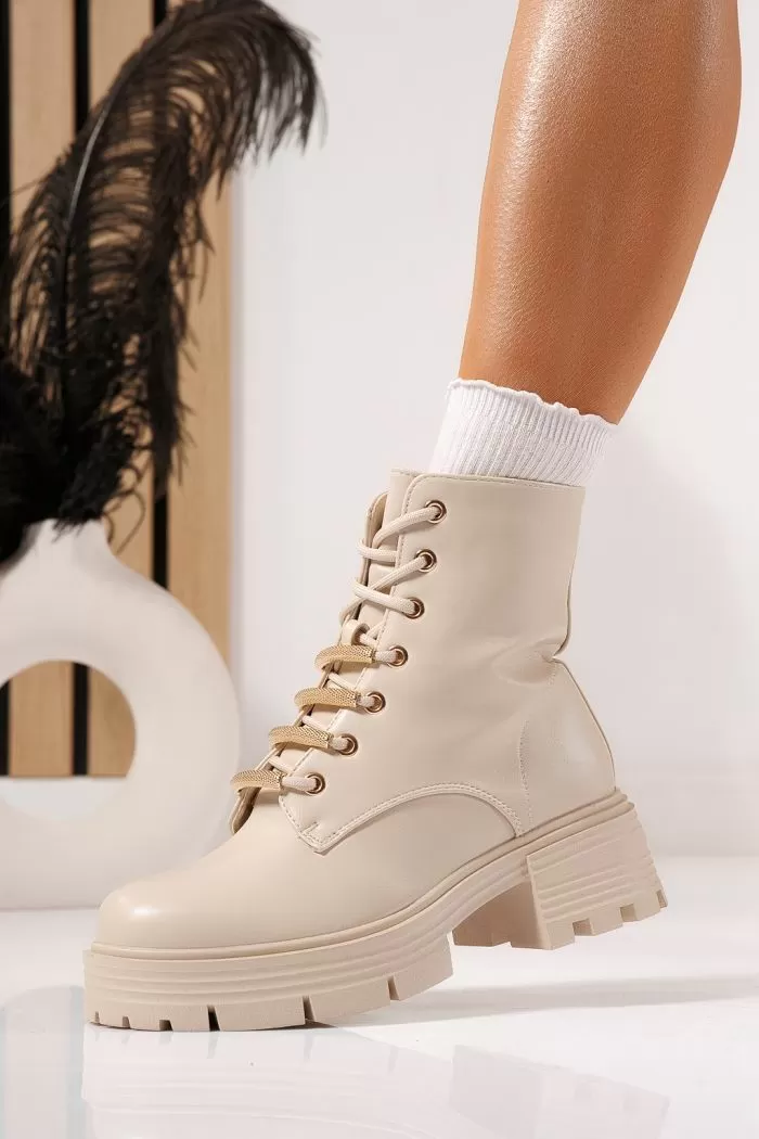 Női szőrmével bélelt csizma bézs öko bőrből készült Julia #23087