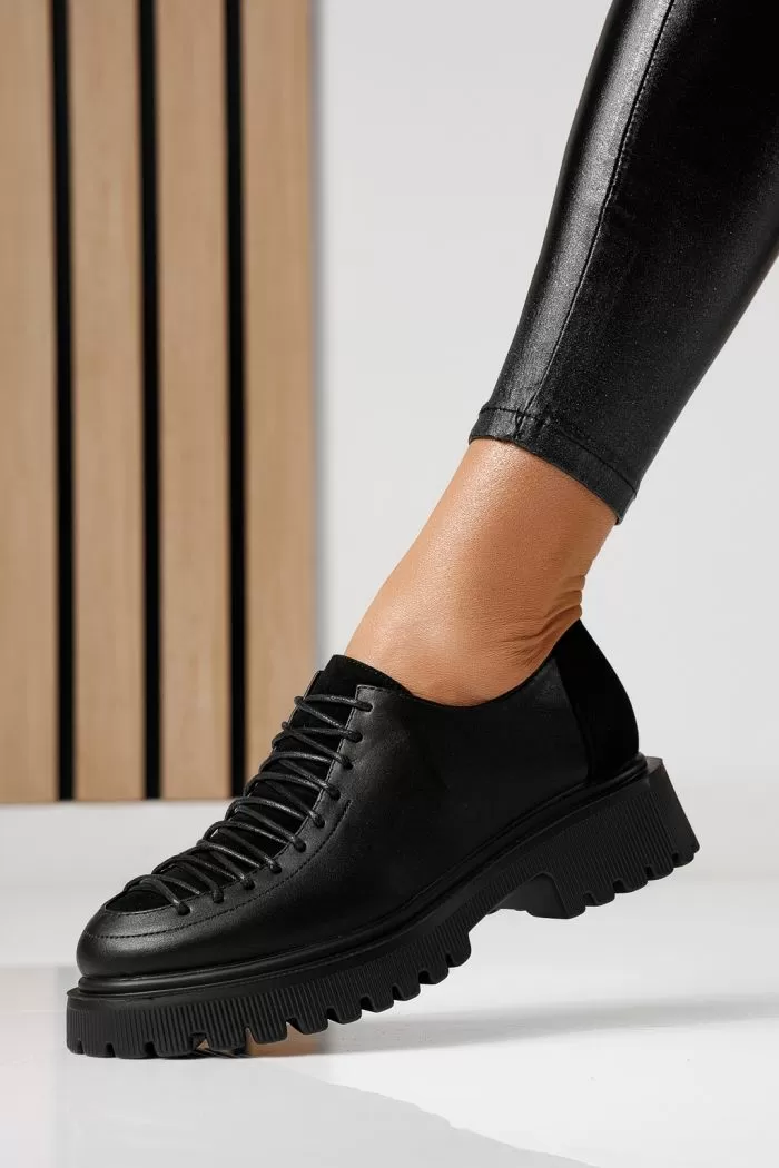 Női alkalmi cipők fekete öko bőrből készült Elisa #24098