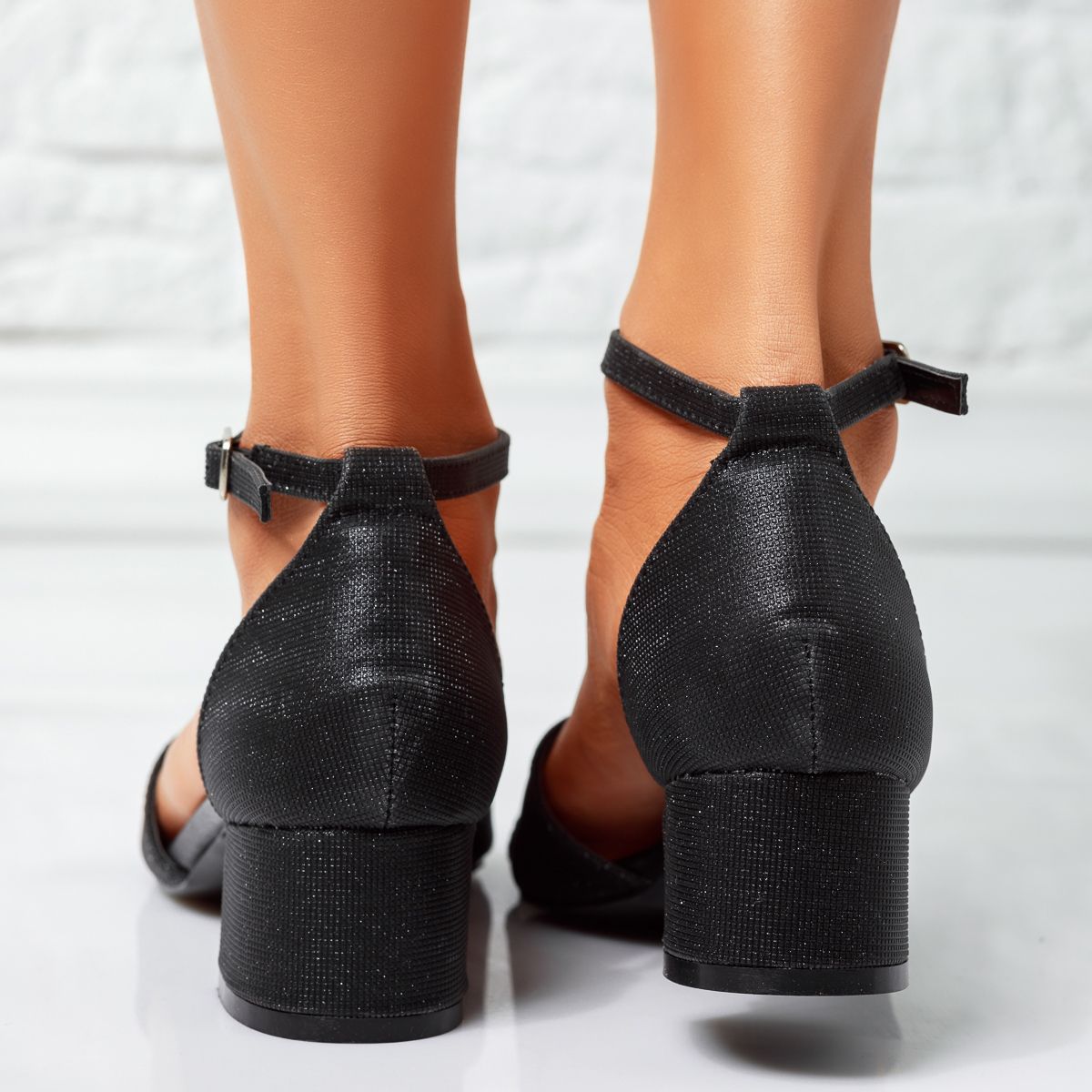 Дамски сандали с ток Nissa черен #14379
