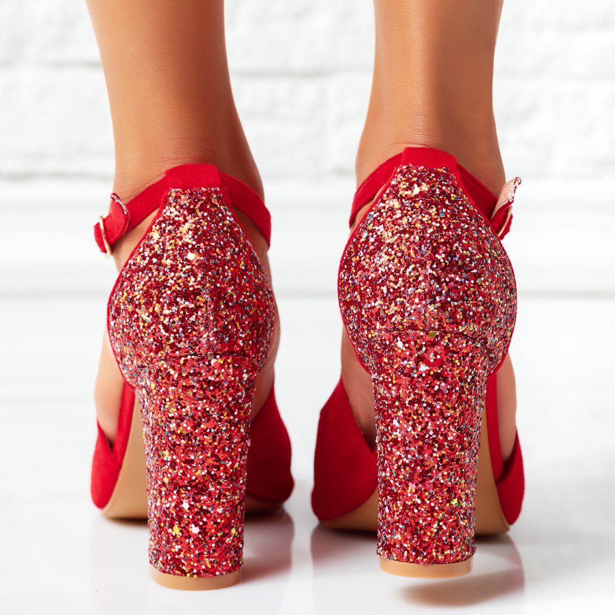 Дамски сандали с ток Kenia червен #14421