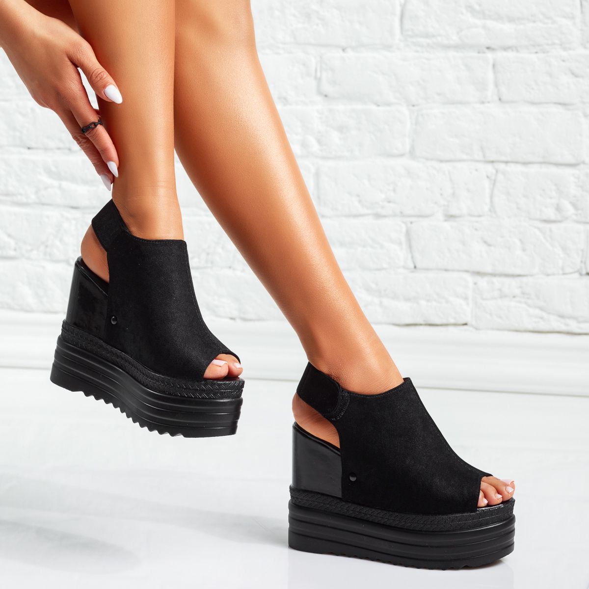Дамски сандали на платформа Gini черен #14305