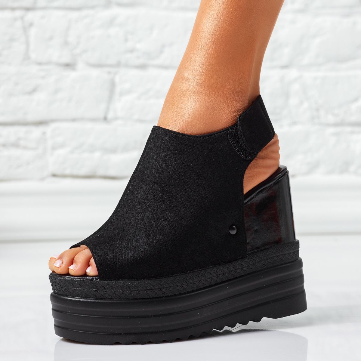 Gini Női Fekete Cipő Platformmal #14305