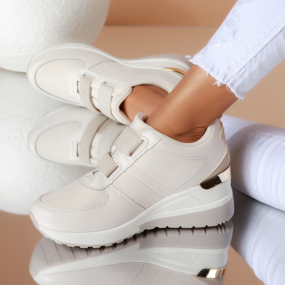Дамски спортни обувки с платформа Adina  Бежови #16531