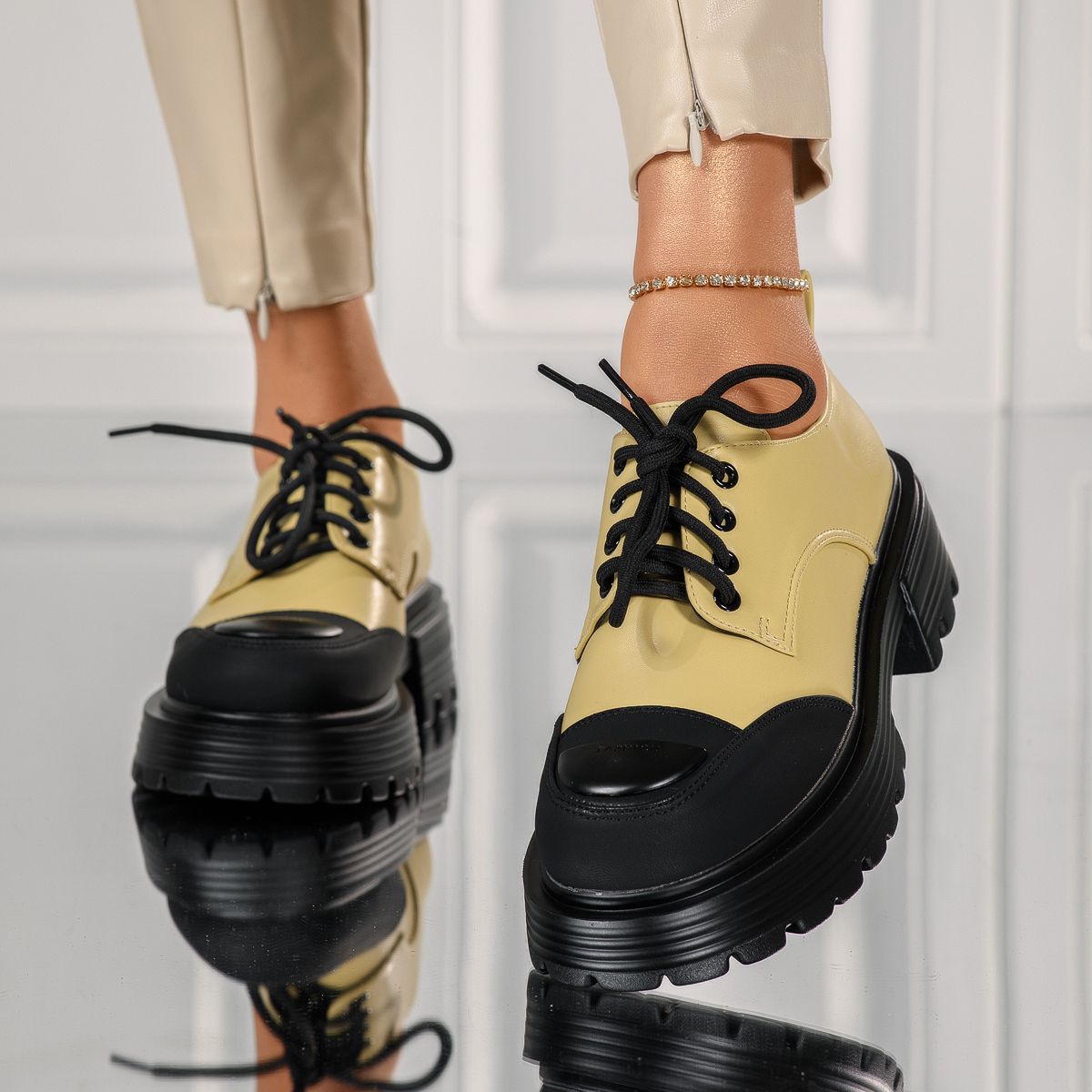 Всекидневни дамски обувки жълти от еко кожа Maeve #18250