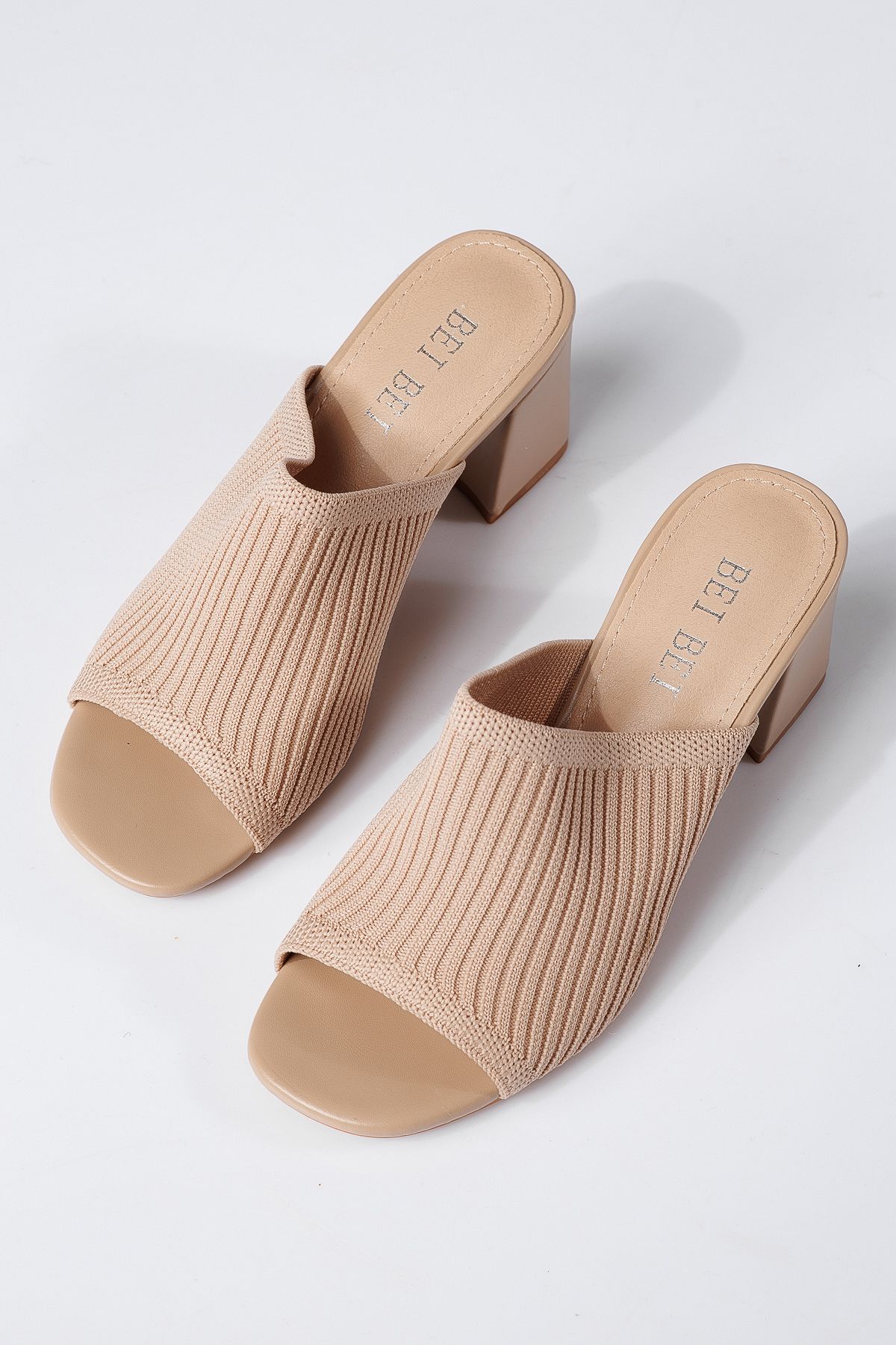 Női khaki színű textil sarkú papucs Mara #22362