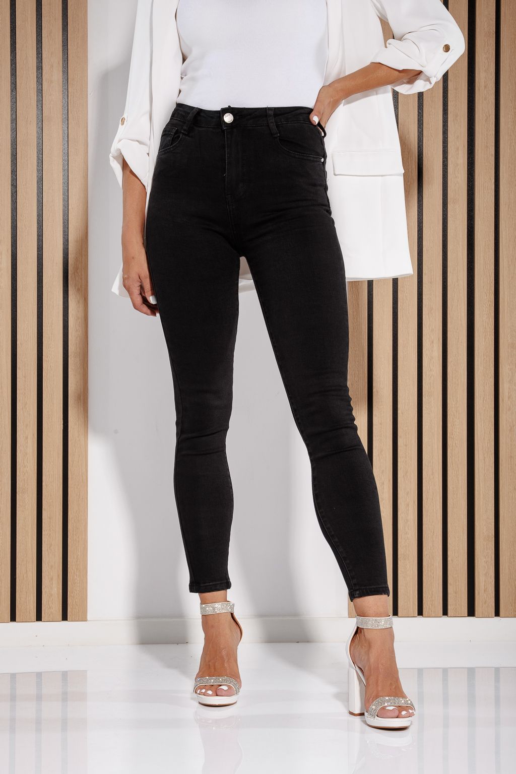 Női skinny farmer push-up díszítéssel Evelina Fekete #A1189