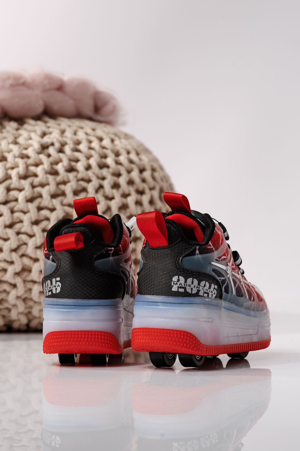 Görgős sportcipő piros textil anyagból készült Carla #22887