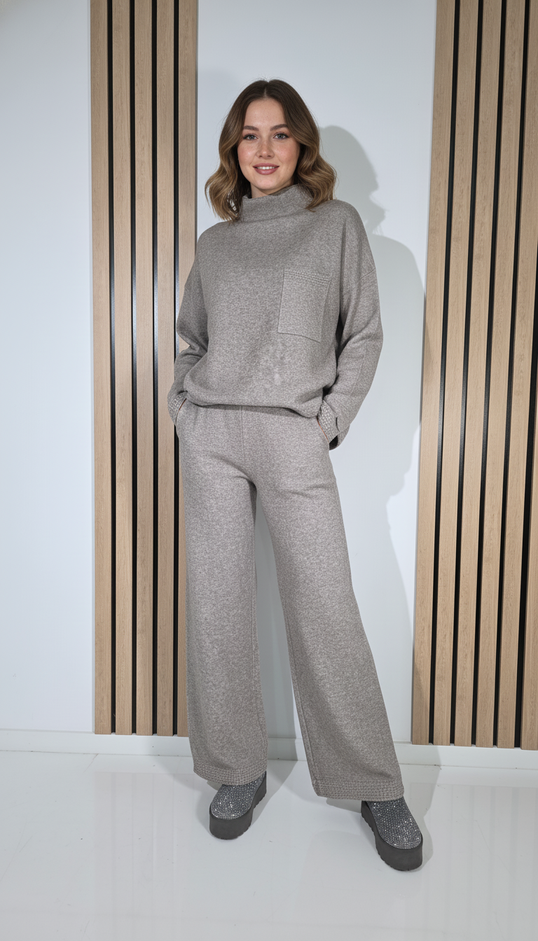 Bézs színű Leila kétrészes kötött női kosztüm #A1290