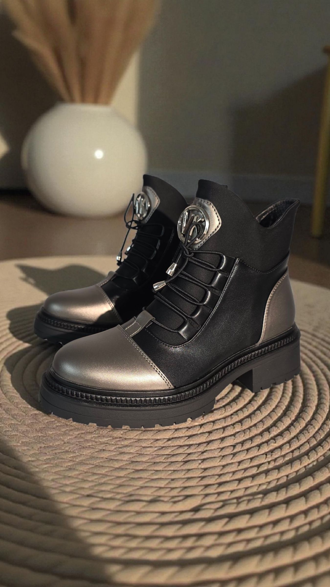 Női csizma szőrmével fekete öko bőrből készült Nami #23054