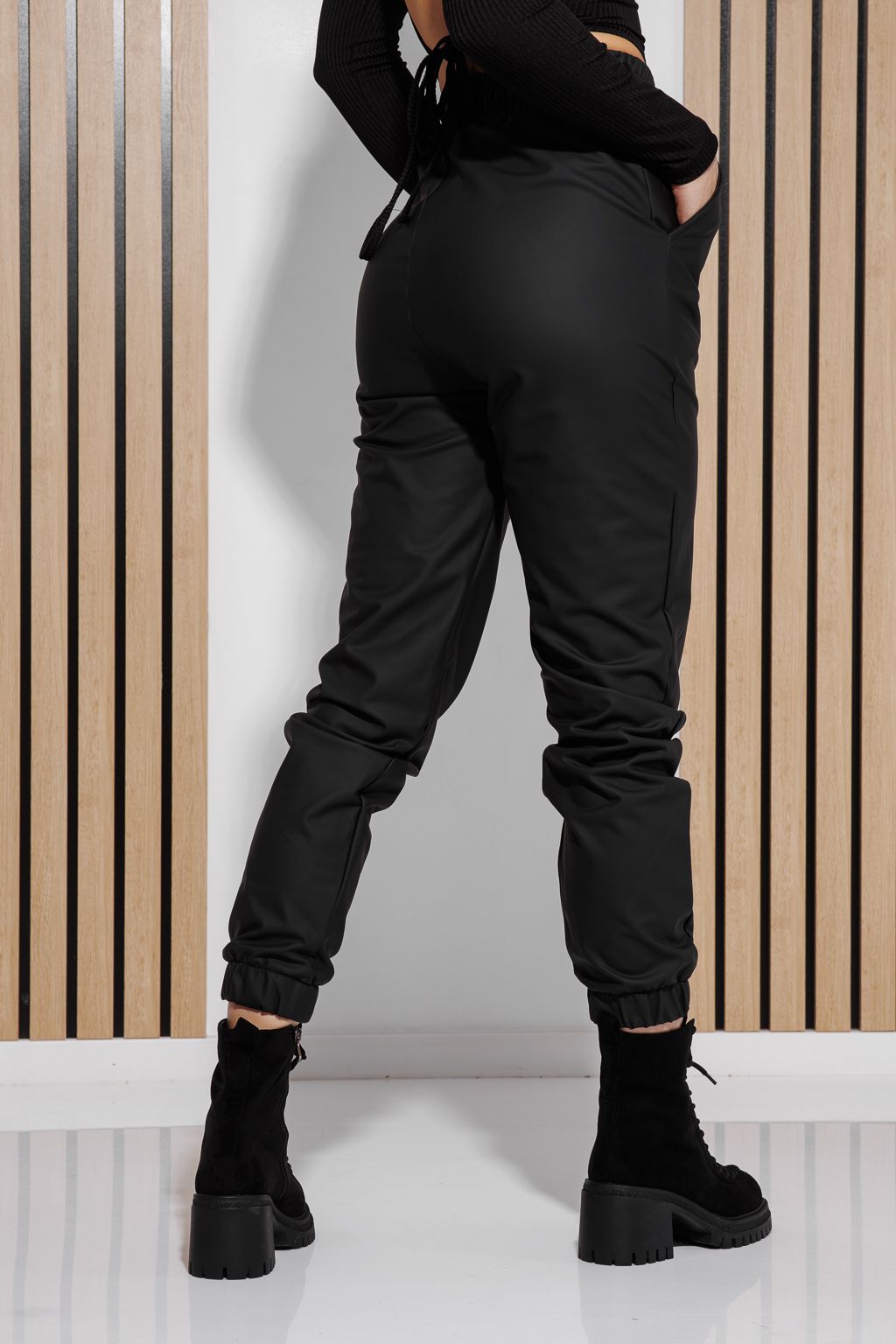 Női párnázott eko bőr sportnadrág Kalipso Fekete #A1329