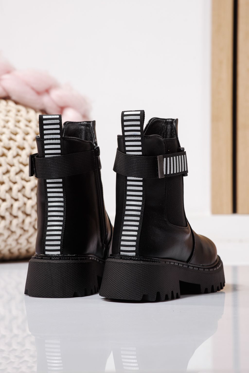 Szőrme csizma lányoknak fekete öko bőrből készült Talia #23108