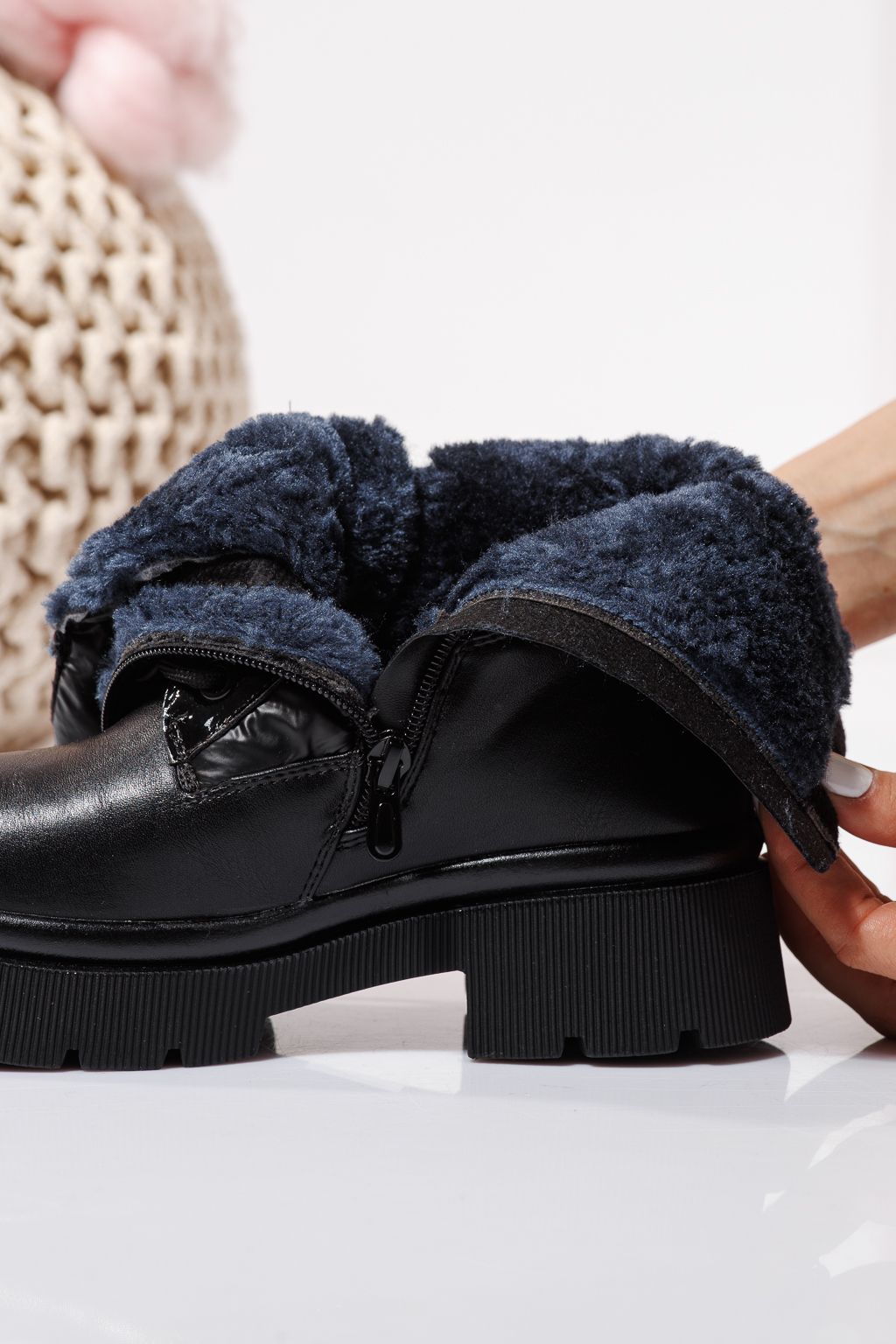 Szőrme csizma lányoknak fekete öko bőrből készült Despina #23119