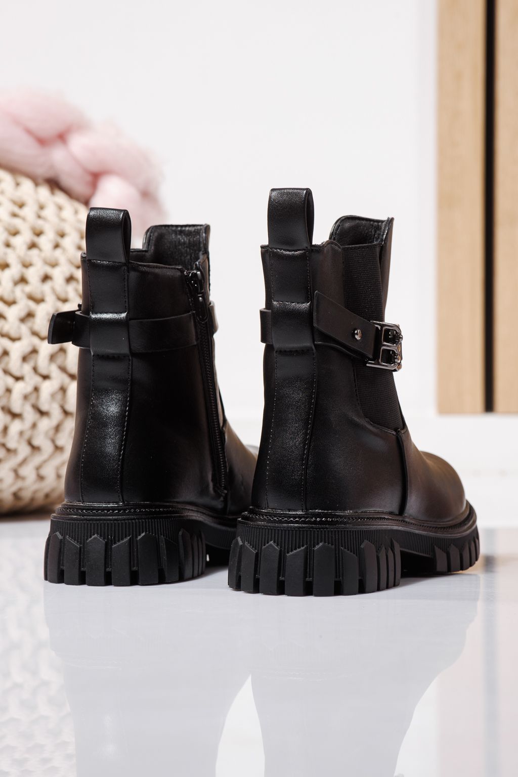 Szőrme csizma lányoknak fekete öko bőrből készült Sara #23106