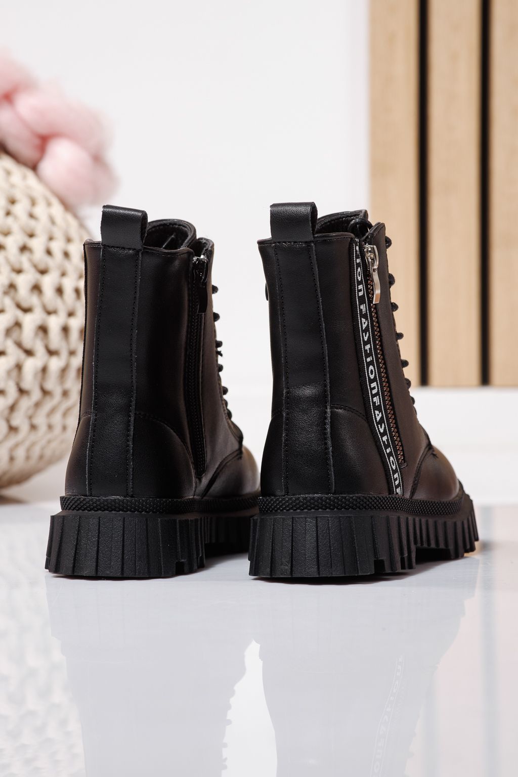 Szőrme csizma lányoknak fekete öko bőrből készült Elia #23127