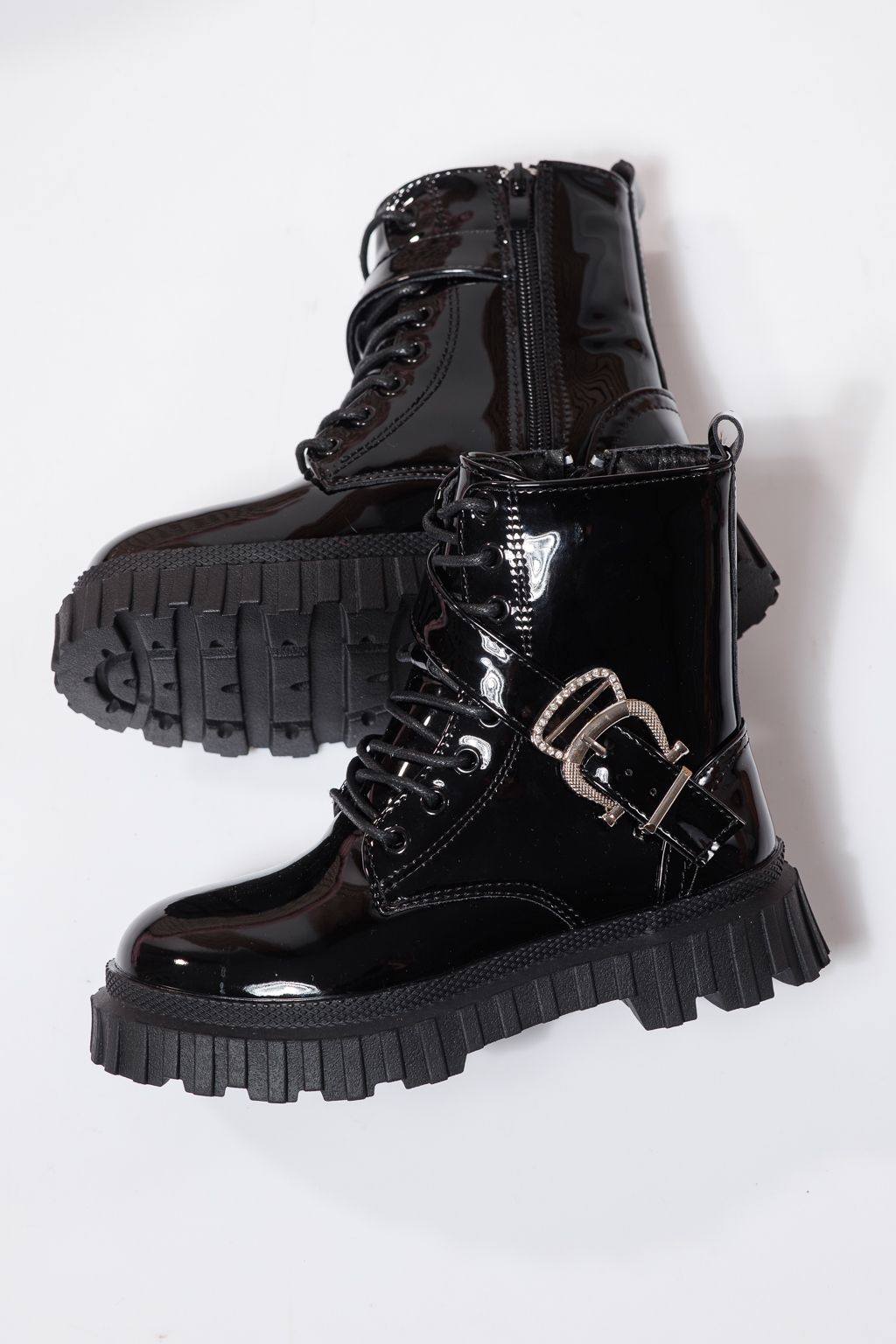 Szőrme csizma lányoknak fekete lakkozott ökológiai bőrből készült Edith #23125