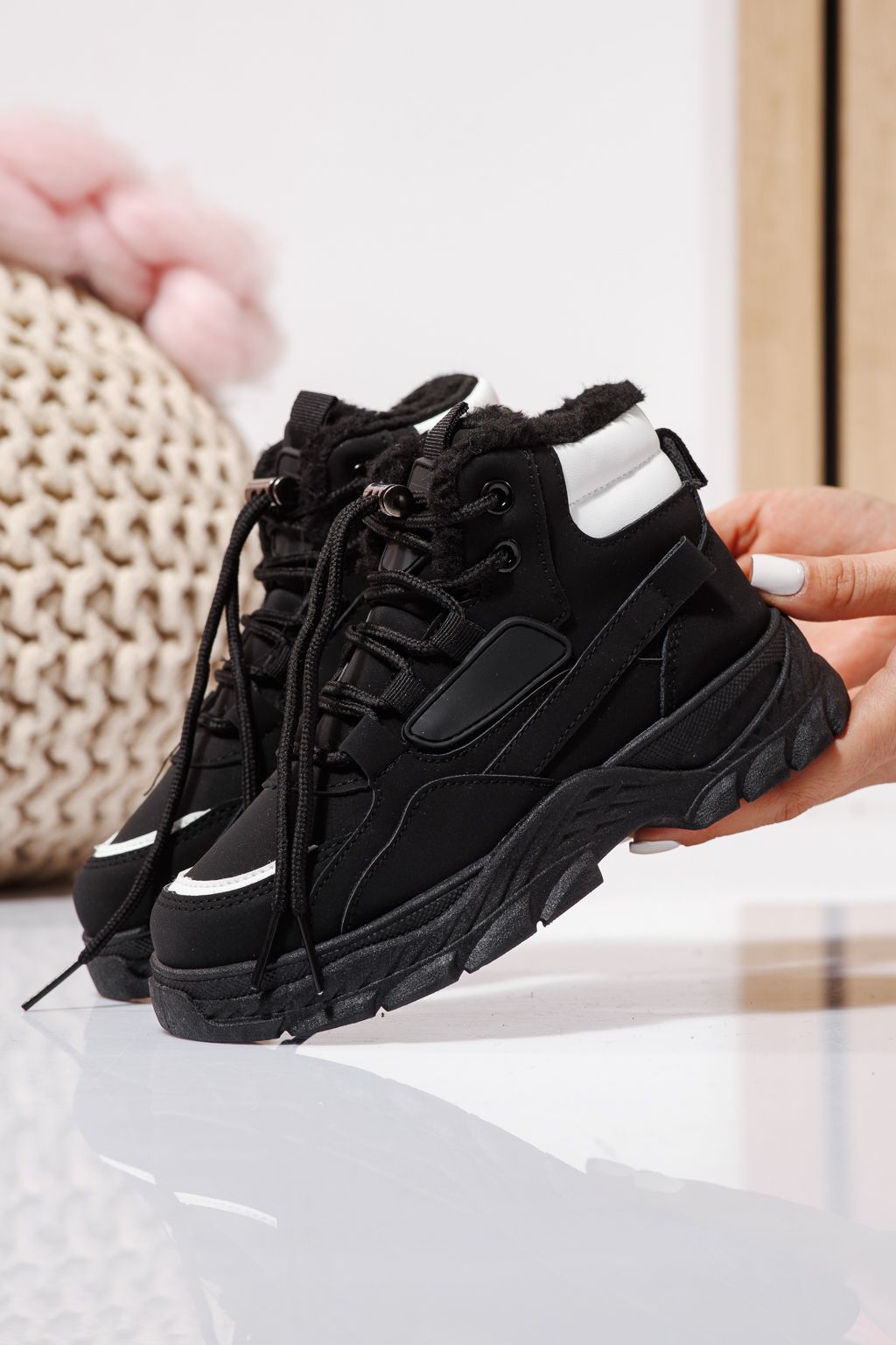 Gyermek fekete szőrme csizma ekológikus bőrből Aris #23170