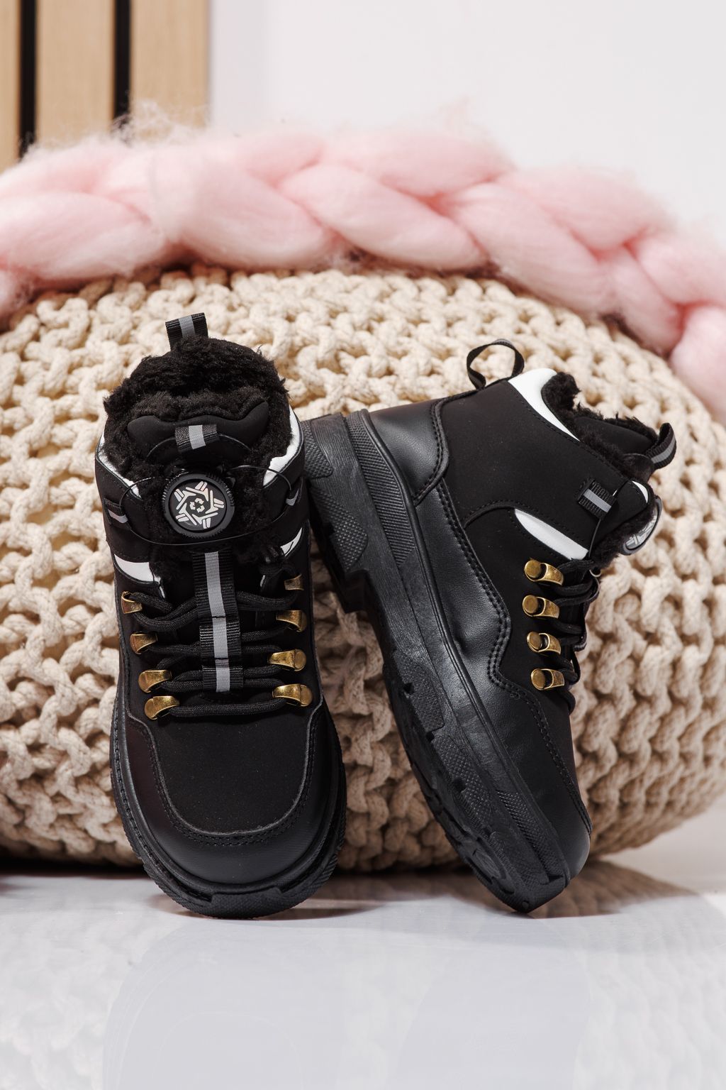 Gyerek csizma szőrme béléssel fekete öko bőrből készült Akira #23147