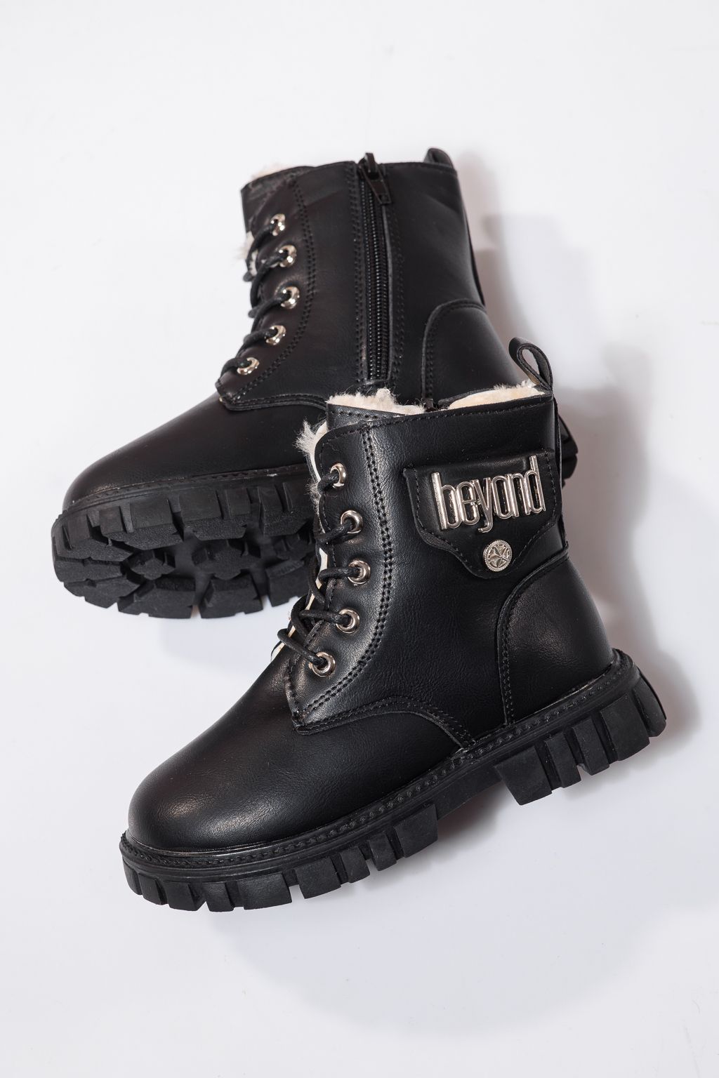 Szőrme csizma lányoknak fekete öko bőrből készült Milena  #23150