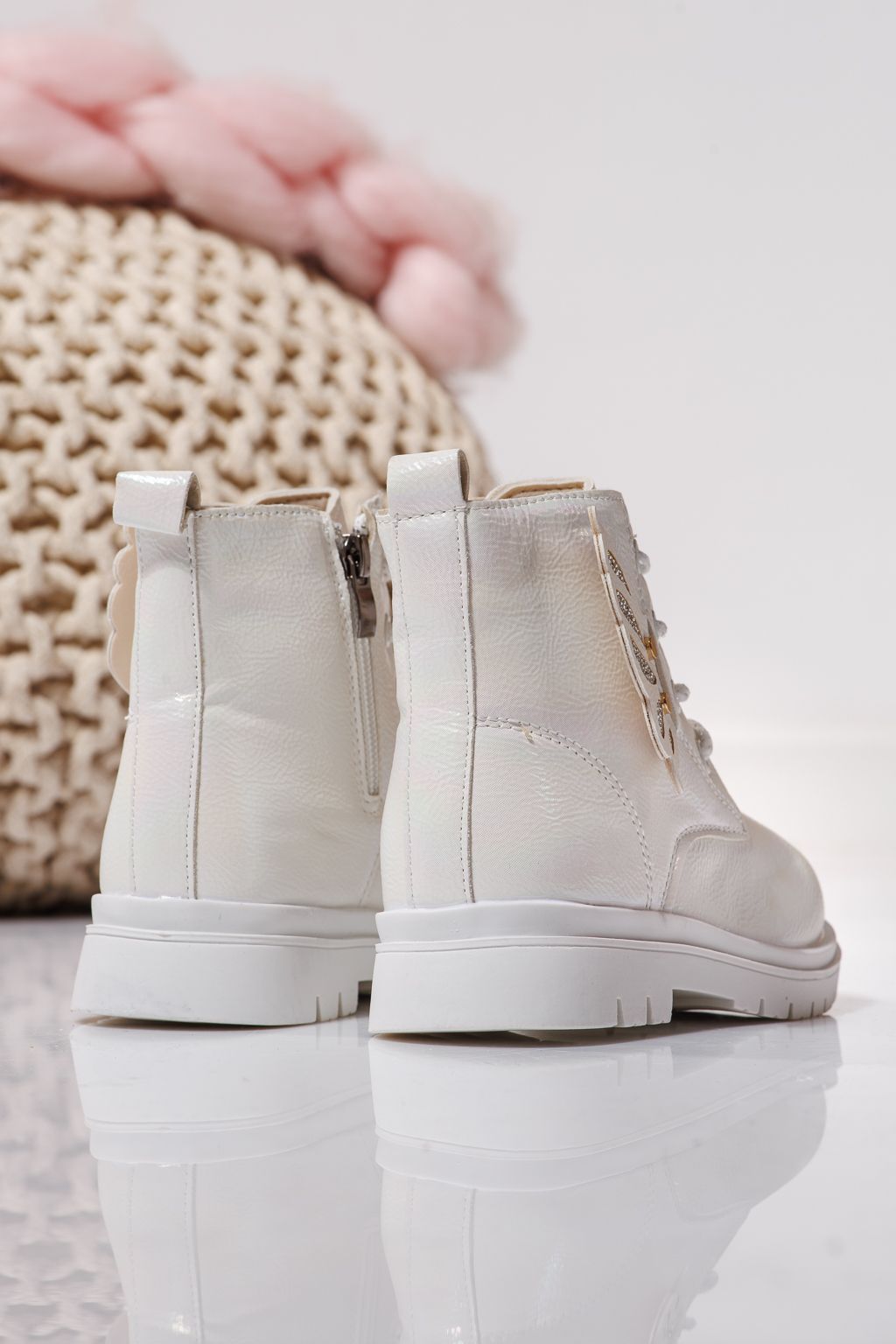 Szőrme csizma lányoknak fehér öko bőrből készült Melania #23144