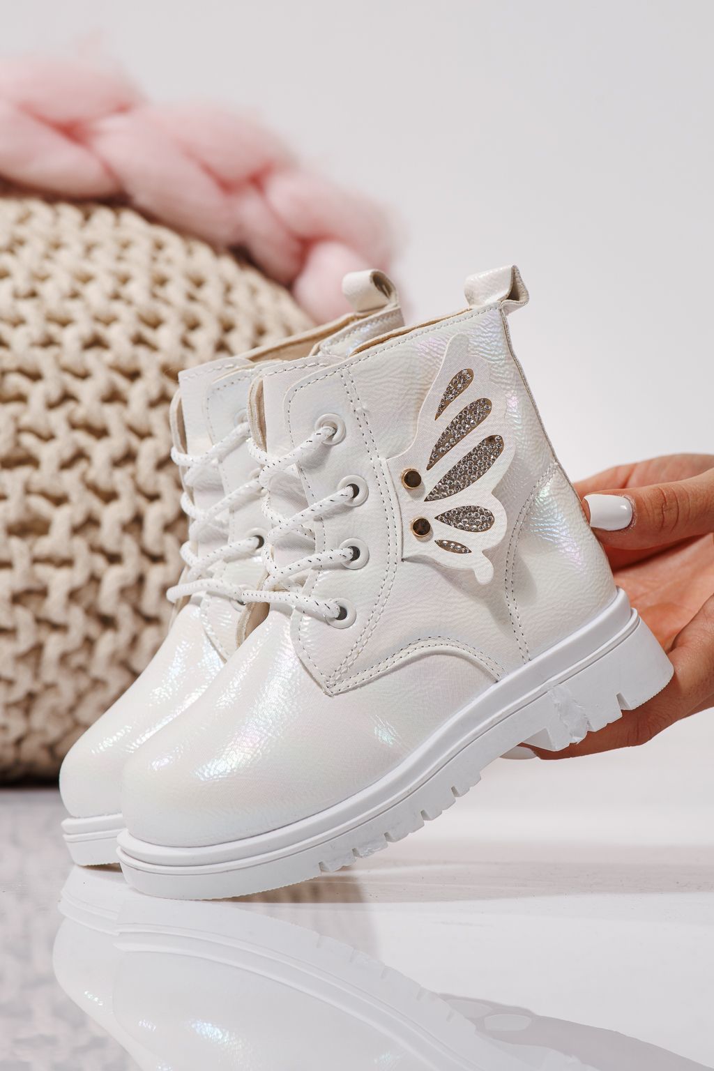 Szőrme csizma lányoknak fehér öko bőrből készült Melania #23144