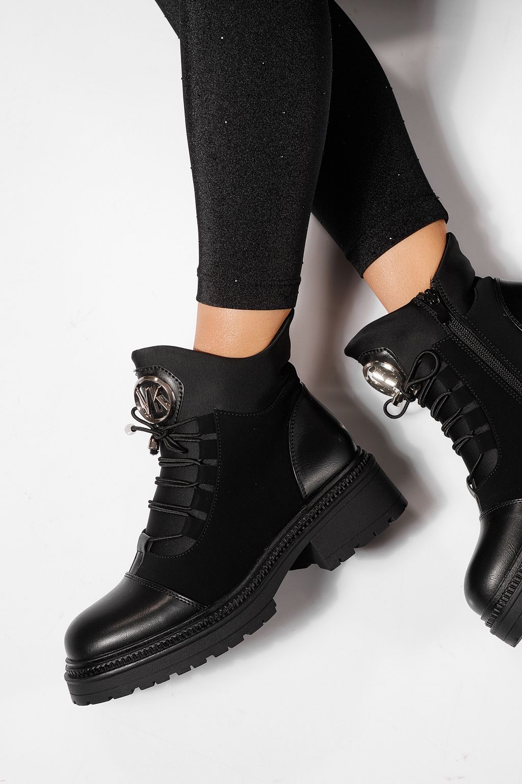 Női csizma szőrmével fekete öko bőrből készült Nami #23055