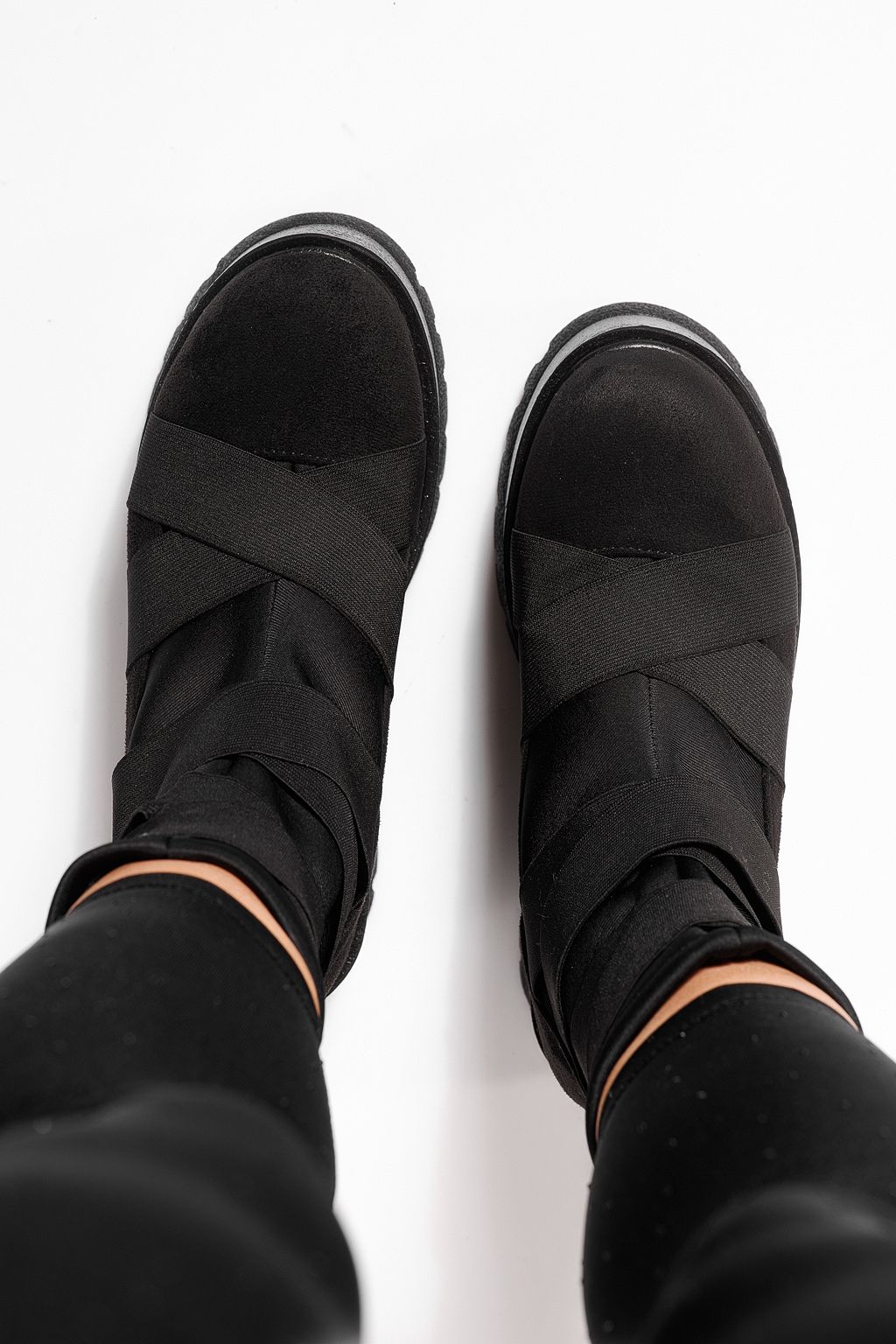 Női fekete, bélelt csizma ökológiai velúrból, Ellis #23172