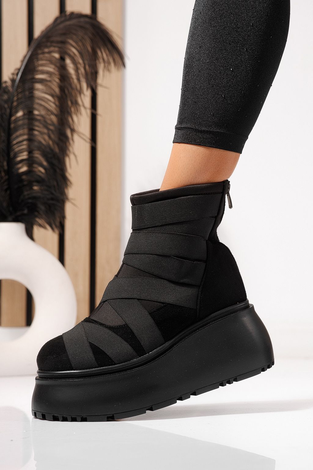 Női bélelt csizma fekete öko bőrből készült Ines #23166