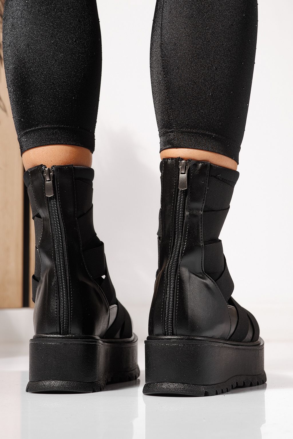 Női fekete, bélelt csizma ekológikus bőrből Ellis #23173