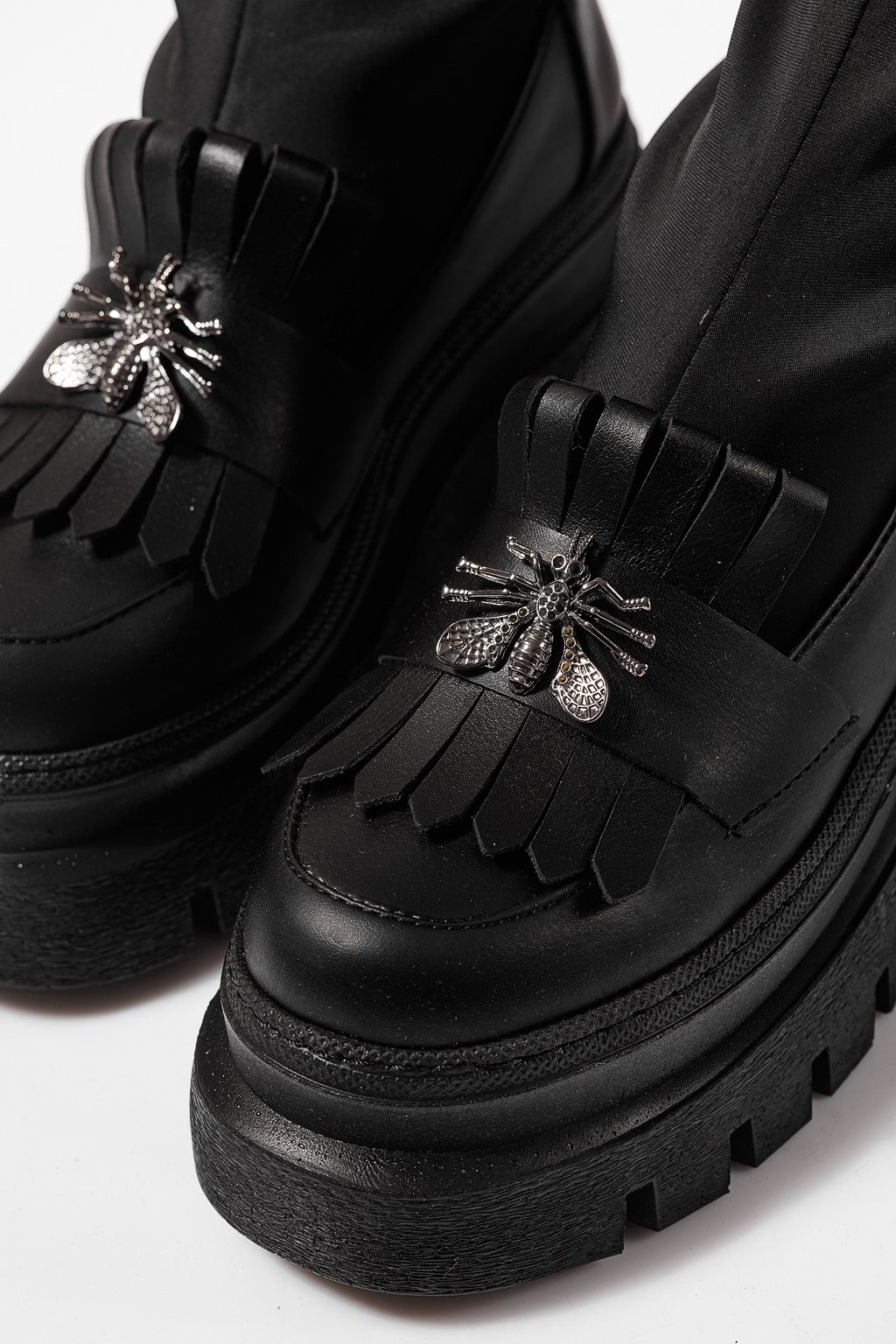 Női bélelt csizma fekete öko bőrből készült Floris #23169