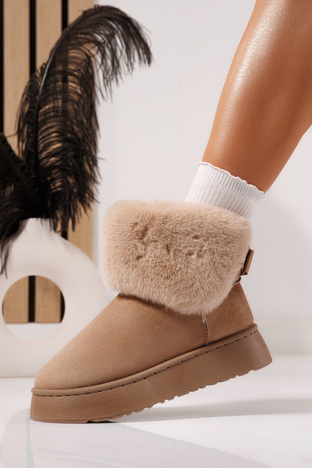 Női rövid csizma szőrmével UG khaki öko bőrből készült Beatrice #23069