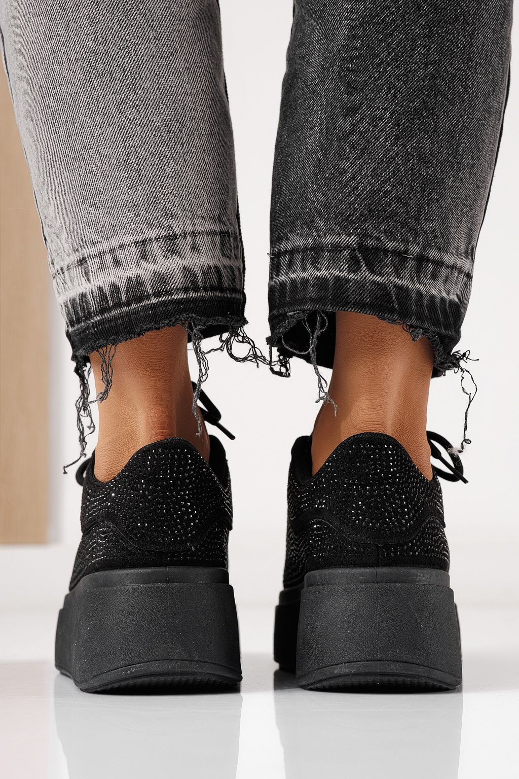 Női sportcipők fekete textil anyagból készült Bianca #24052