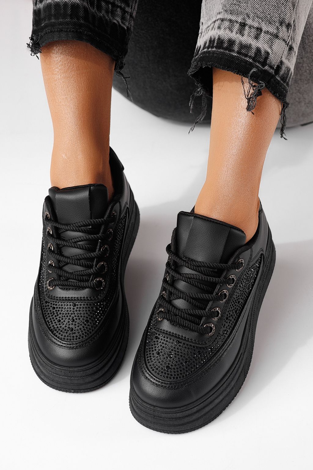 Női sportcipők fekete öko bőrből készült Clara #24056