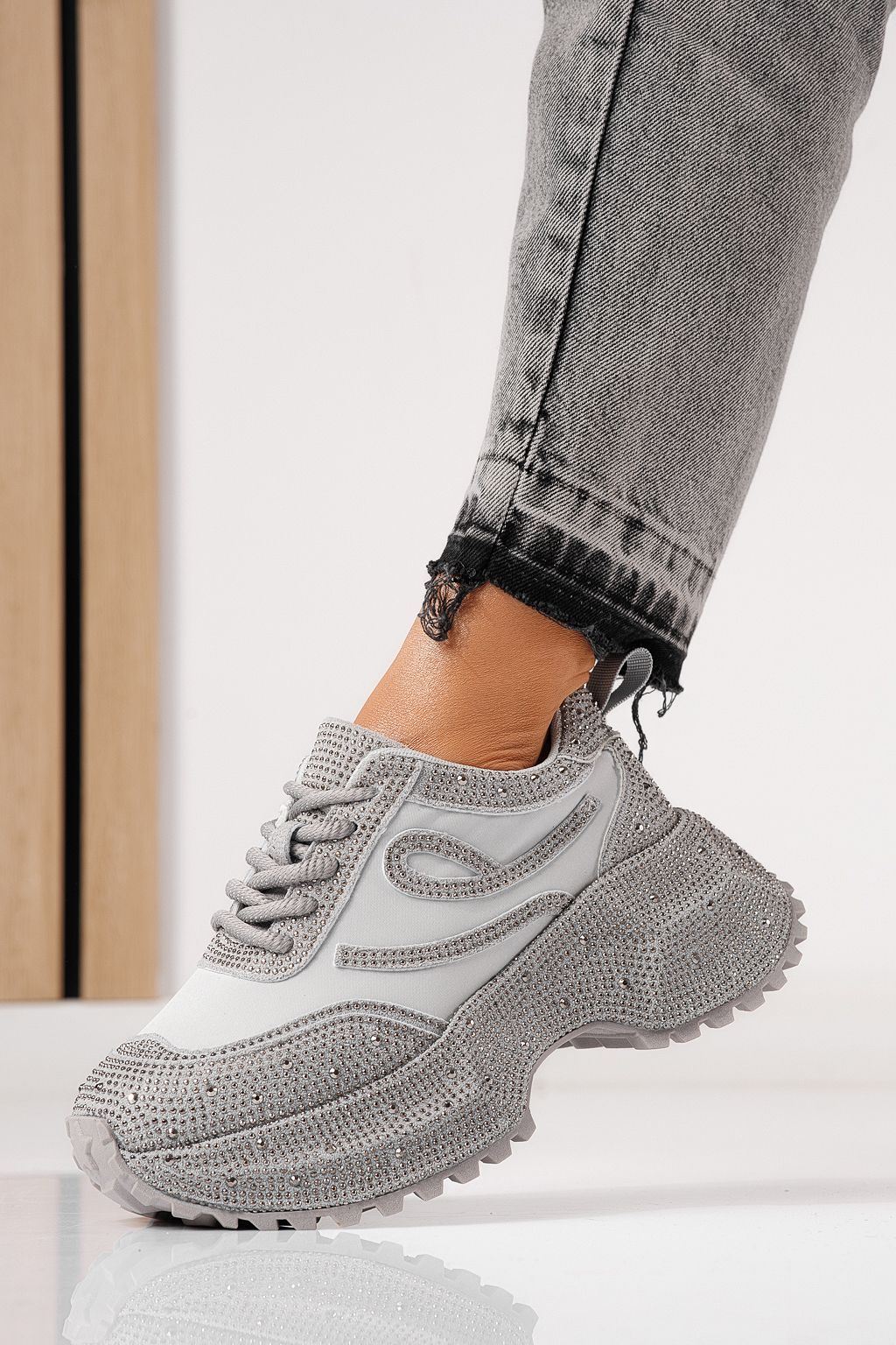 Női sportcipők szürke környezetbarát velúr bőrből készült Ioana #24112