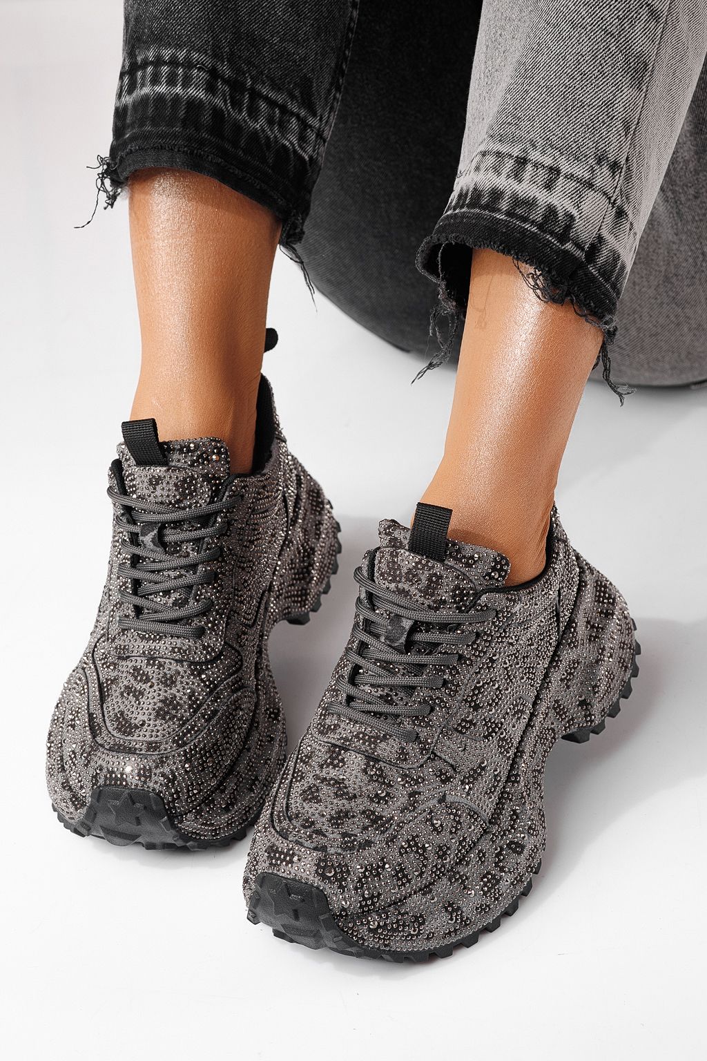 Női sportcipők fekete környezetbarát velúr bőrből készült Izabela #24118