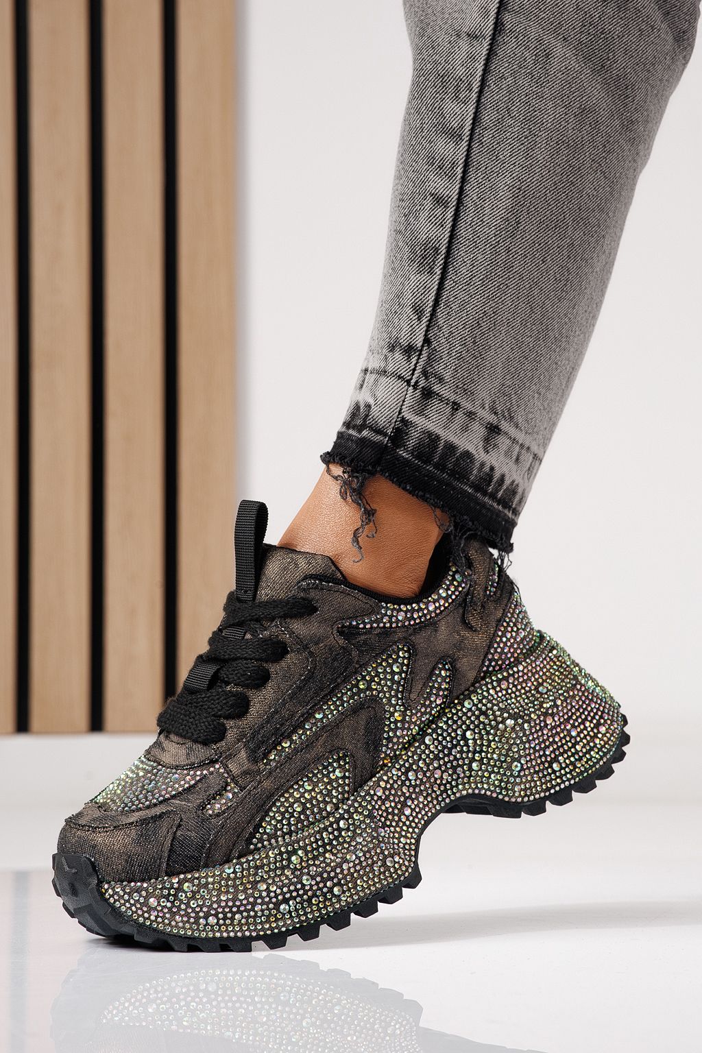 Női sportcipők fekete textil anyagból készült Evelin #24087